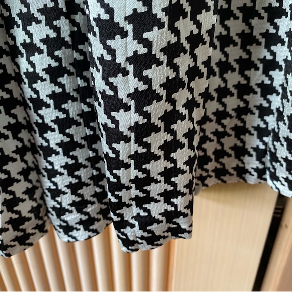 Zara satin houndstooth box pleat maxi skirt black white - Picture 8 of 9